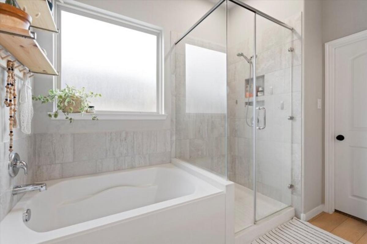 Picture of Home For Sale in Tomball, Texas, United States