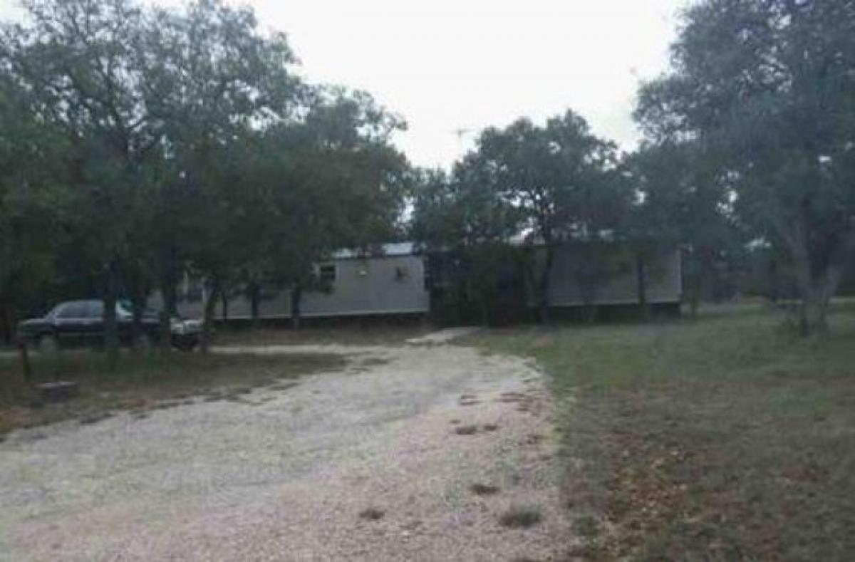 Picture of Home For Sale in Bandera, Texas, United States