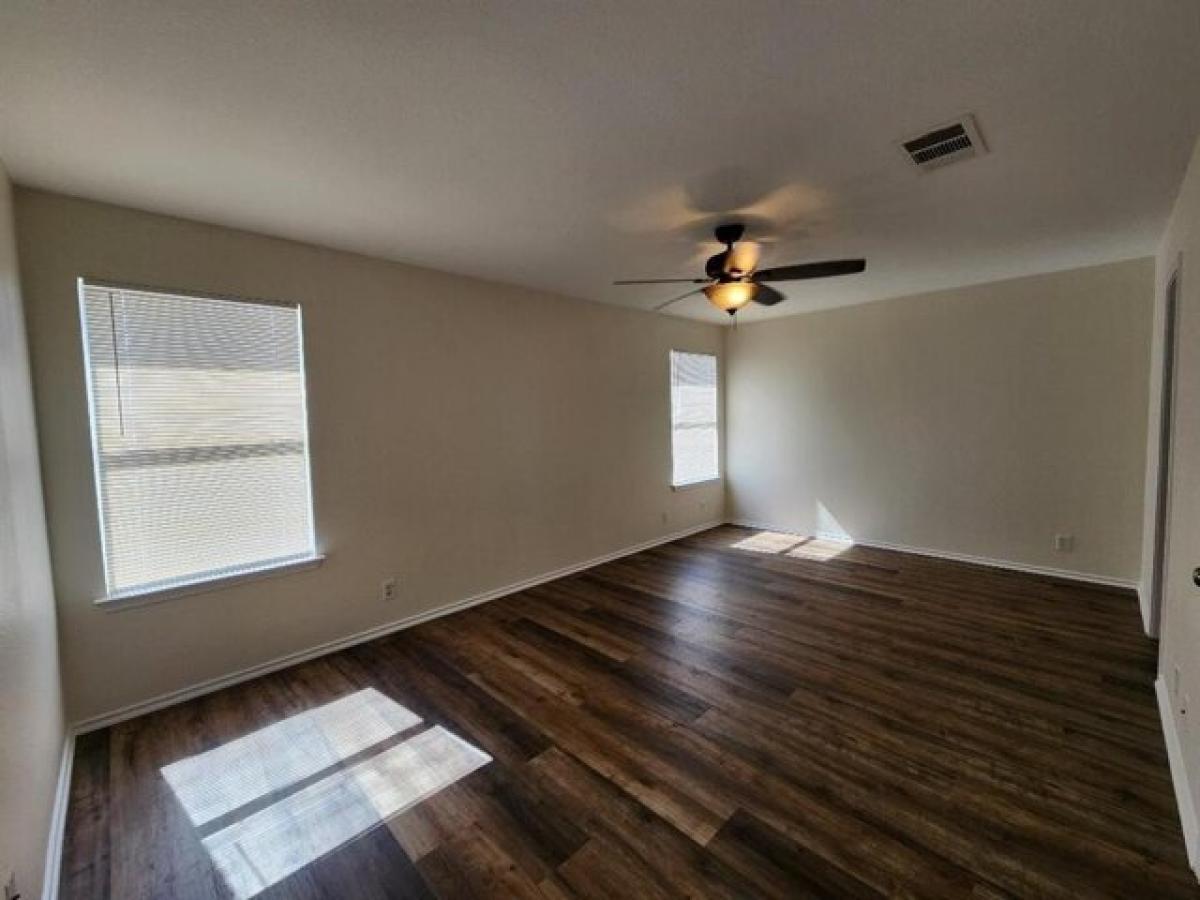 Picture of Home For Sale in Hutto, Texas, United States