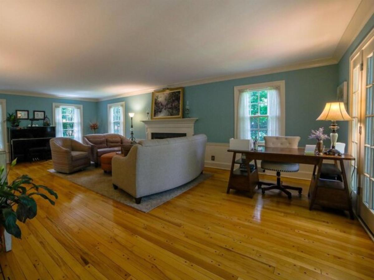 Picture of Home For Sale in Beloit, Wisconsin, United States