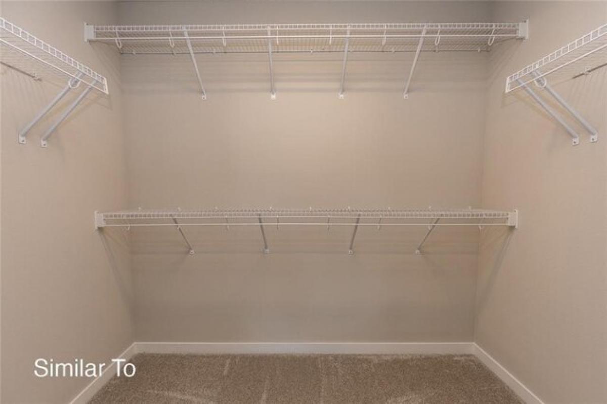 Picture of Home For Sale in West Des Moines, Iowa, United States