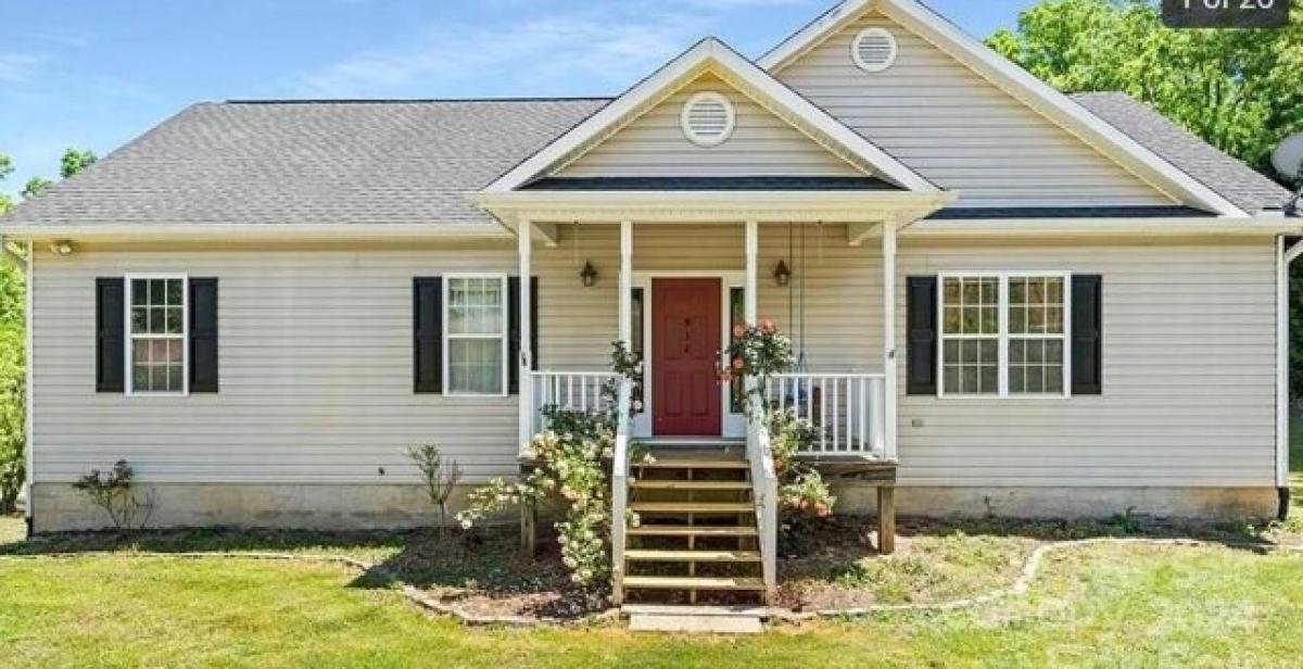 Picture of Home For Sale in Hickory, North Carolina, United States