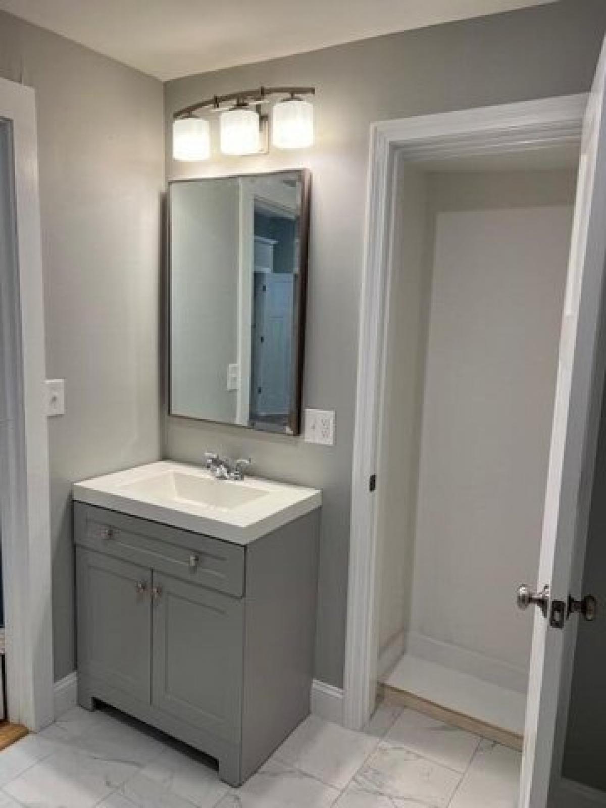 Picture of Home For Sale in Bangor, Maine, United States