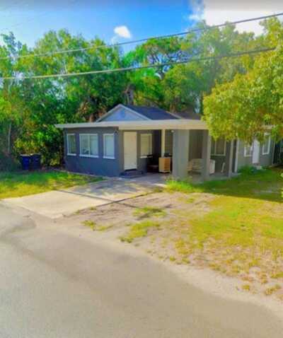 Home For Sale in Fort Pierce, Florida