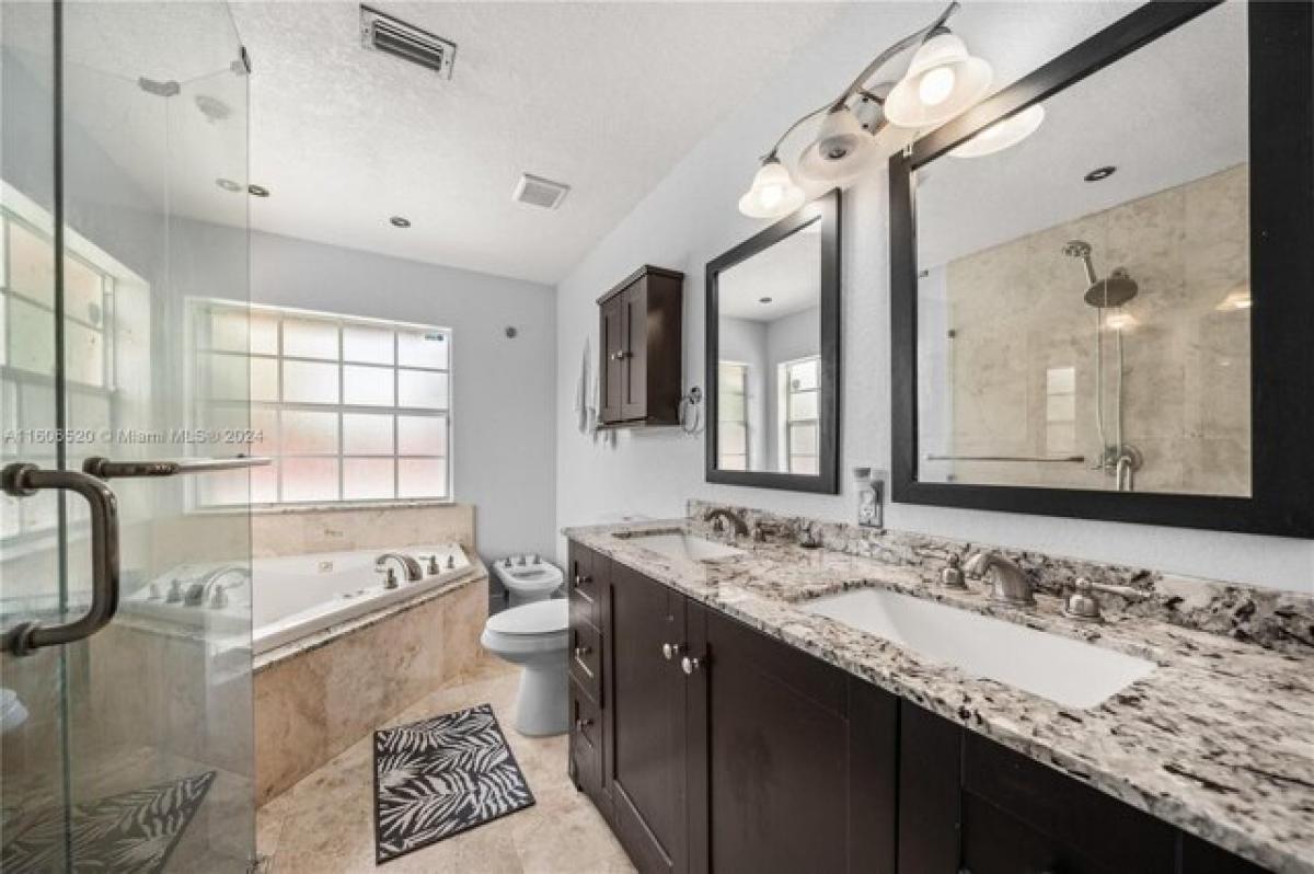 Picture of Home For Sale in North Lauderdale, Florida, United States