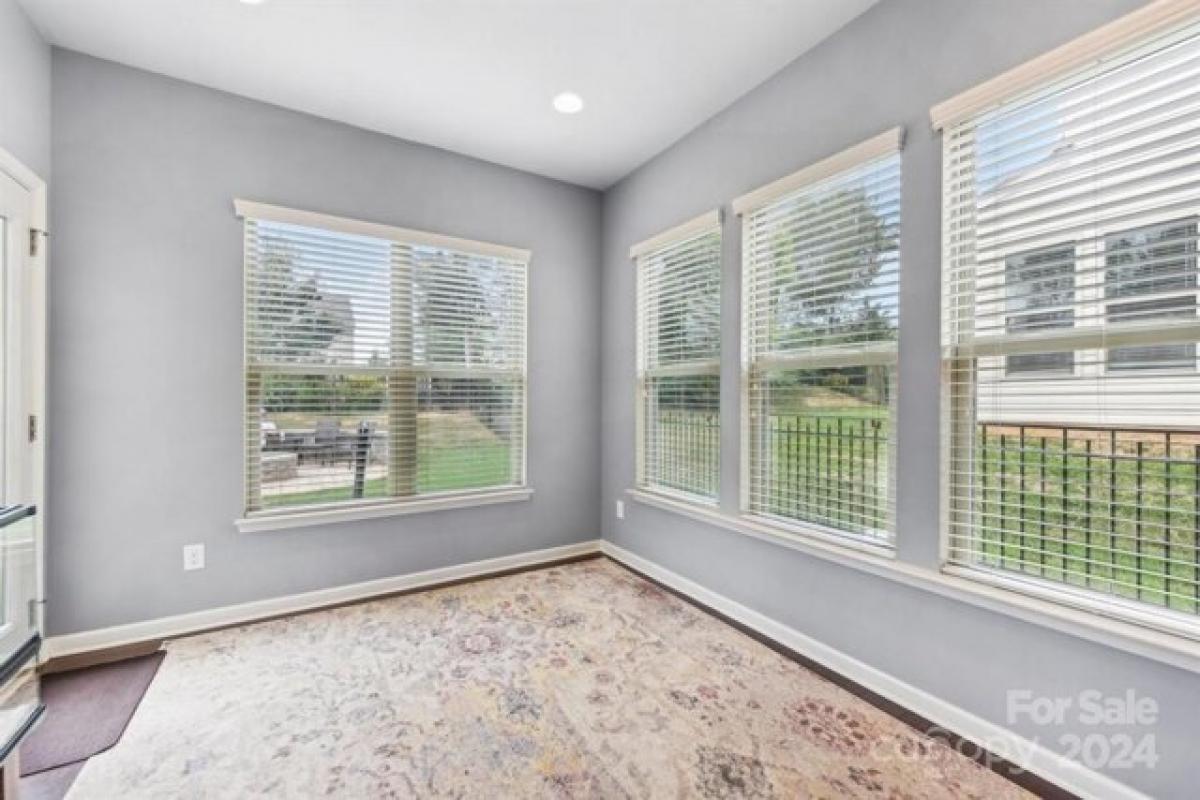 Picture of Home For Sale in Huntersville, North Carolina, United States