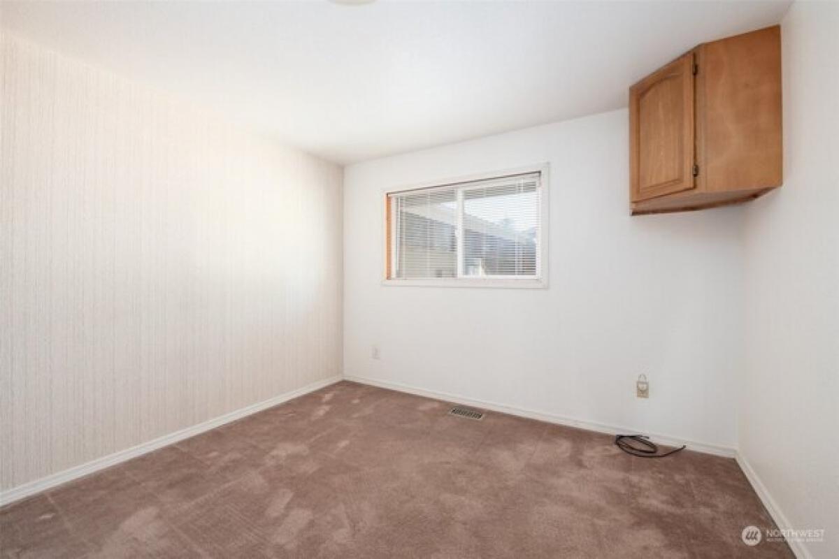 Picture of Home For Sale in Ocean Shores, Washington, United States