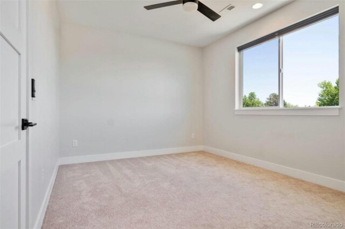 Picture of Home For Sale in Lakewood, Colorado, United States