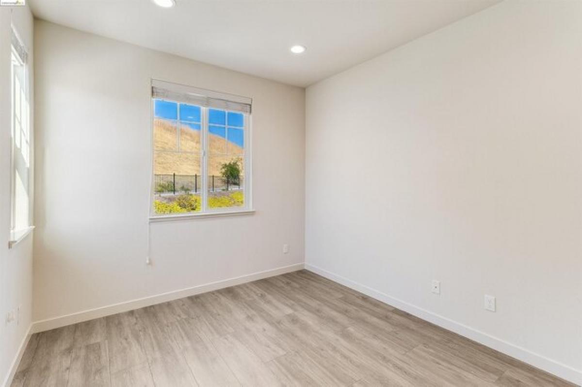Picture of Home For Sale in Fairfield, California, United States