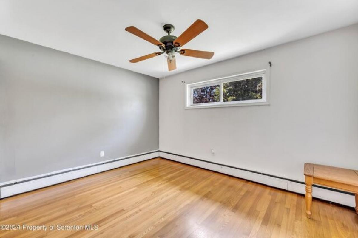 Picture of Home For Sale in Scranton, Pennsylvania, United States