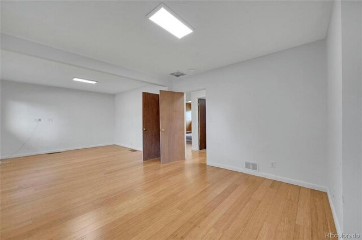 Picture of Home For Sale in Lakewood, Colorado, United States