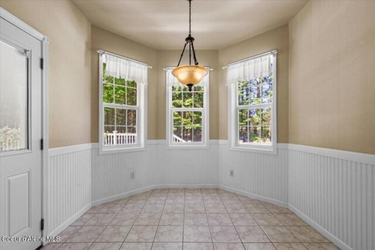 Picture of Home For Sale in Hayden, Idaho, United States