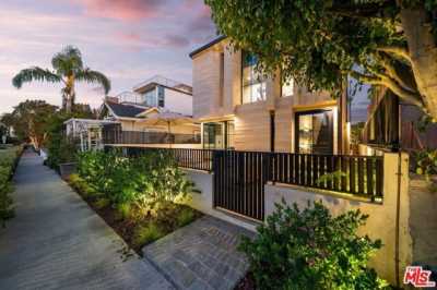 Home For Sale in Venice, California