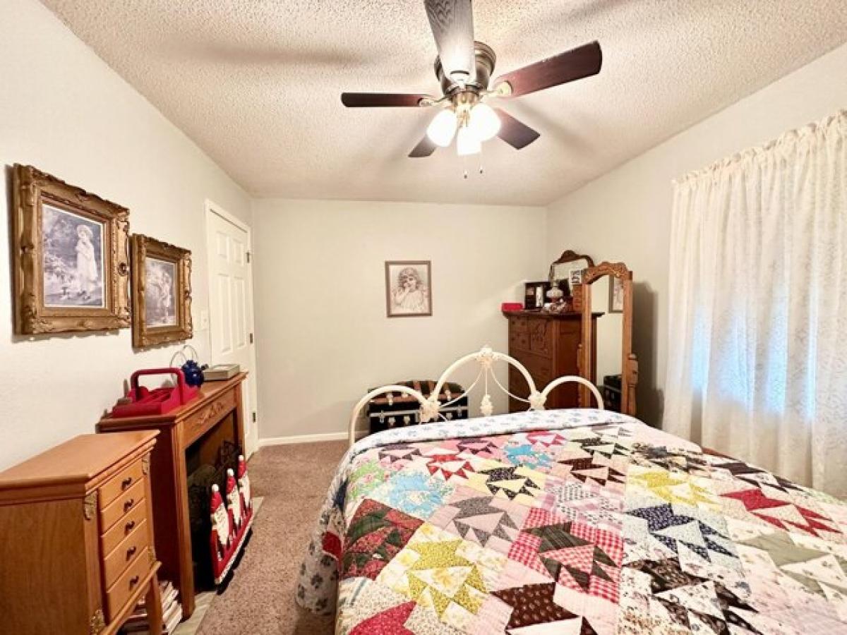 Picture of Home For Sale in West Plains, Missouri, United States