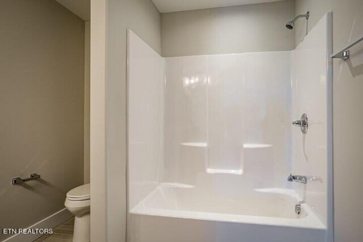 Picture of Home For Sale in Cookeville, Tennessee, United States