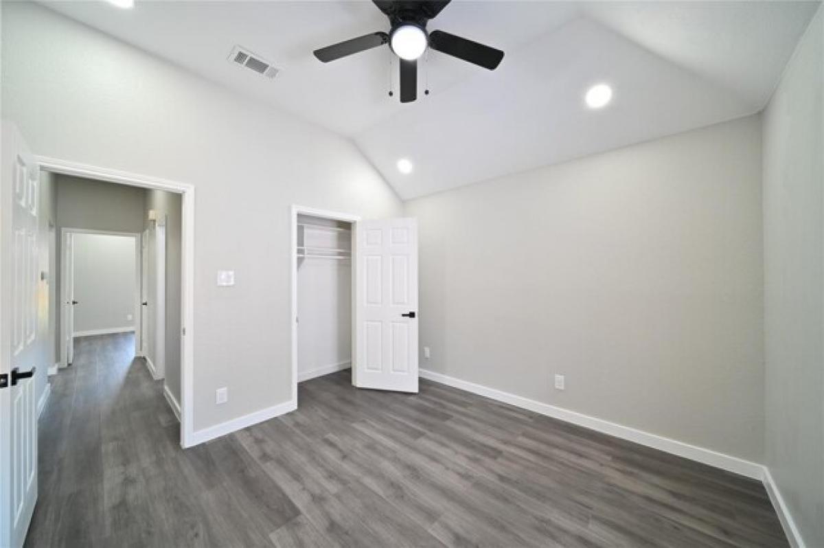 Picture of Home For Sale in Euless, Texas, United States