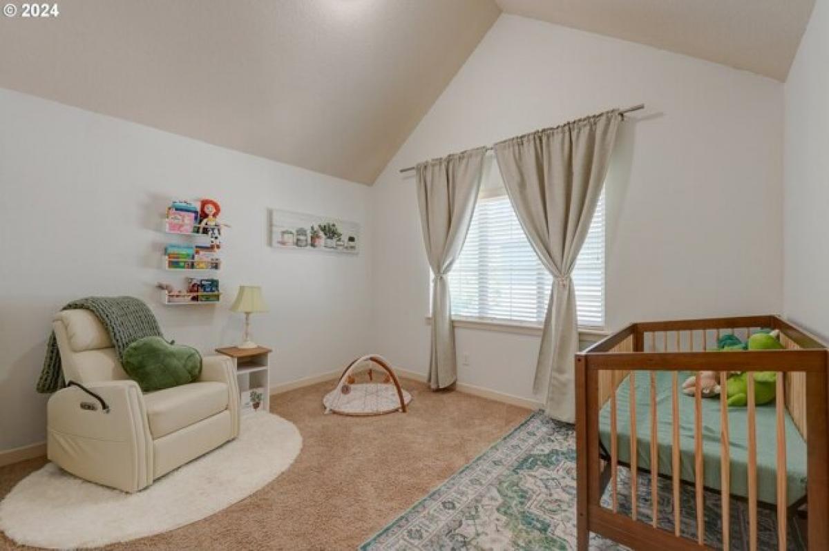 Picture of Home For Sale in Hillsboro, Oregon, United States