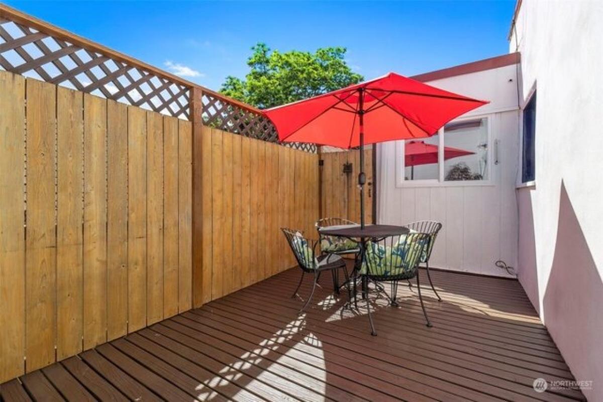 Picture of Home For Sale in Bremerton, Washington, United States