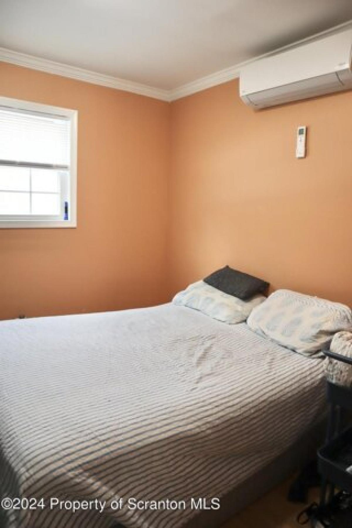 Picture of Home For Sale in Tobyhanna, Pennsylvania, United States