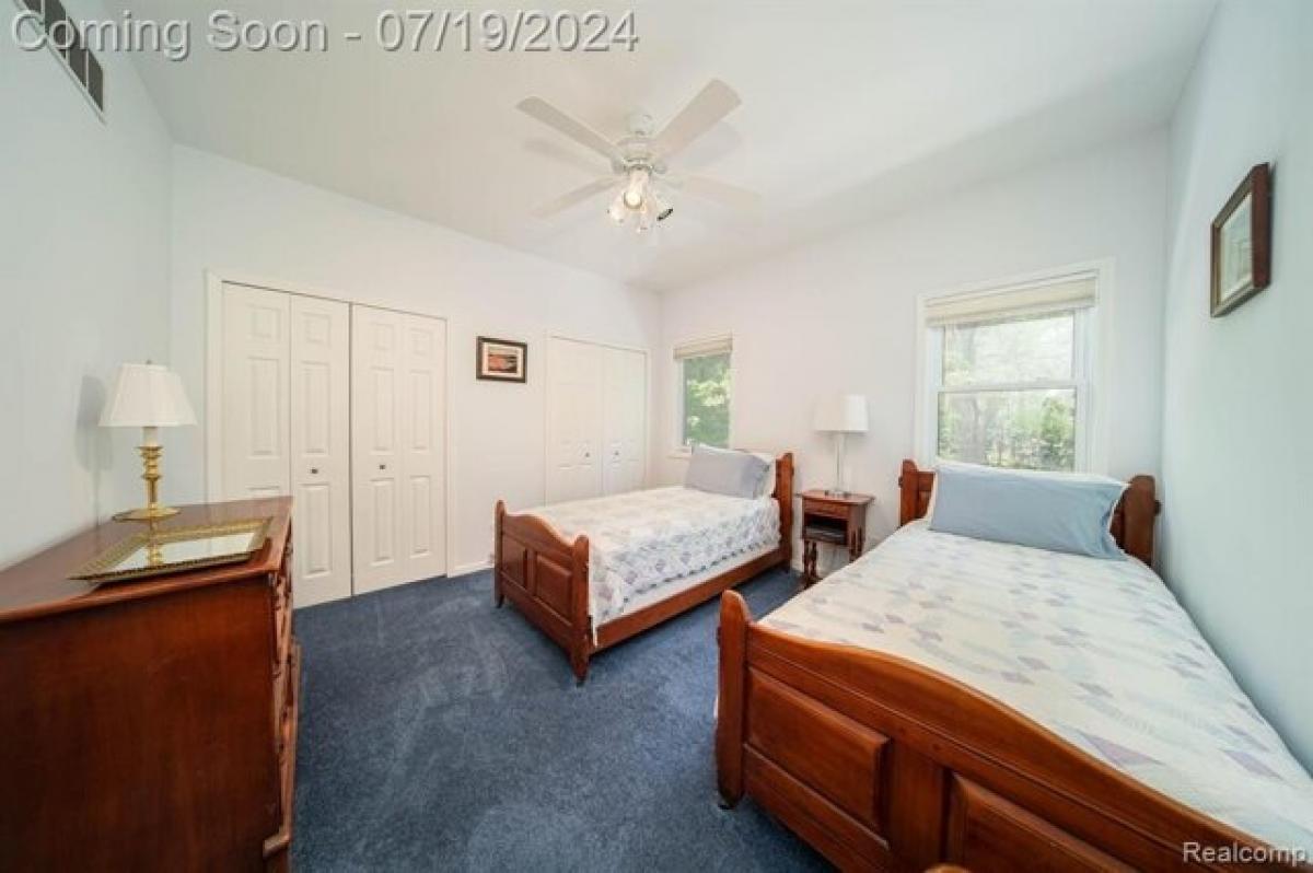 Picture of Home For Sale in Commerce Township, Michigan, United States