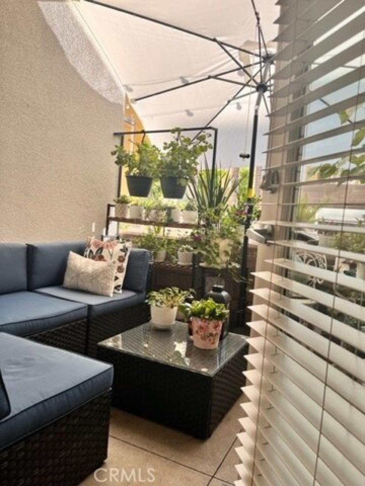 Picture of Home For Sale in Woodland Hills, California, United States