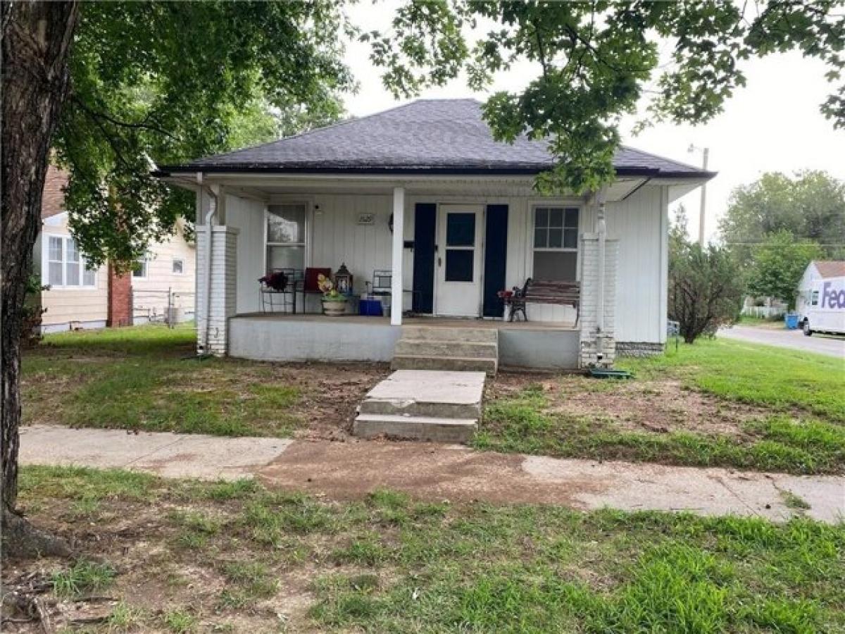 Picture of Home For Sale in Joplin, Missouri, United States