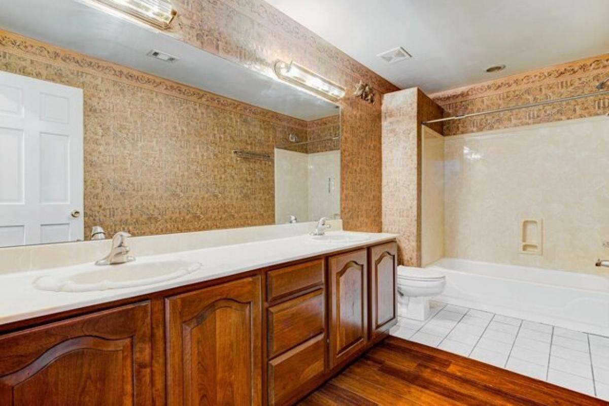 Picture of Home For Sale in Collierville, Tennessee, United States