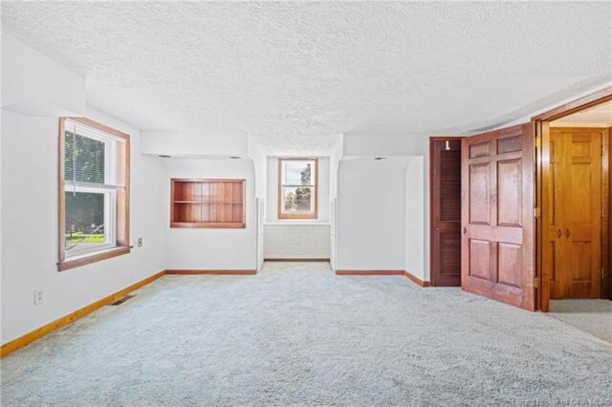 Picture of Home For Sale in Jeffersonville, Indiana, United States