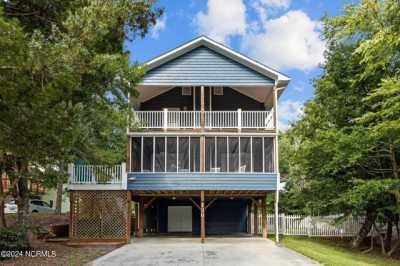 Home For Sale in Emerald Isle, North Carolina