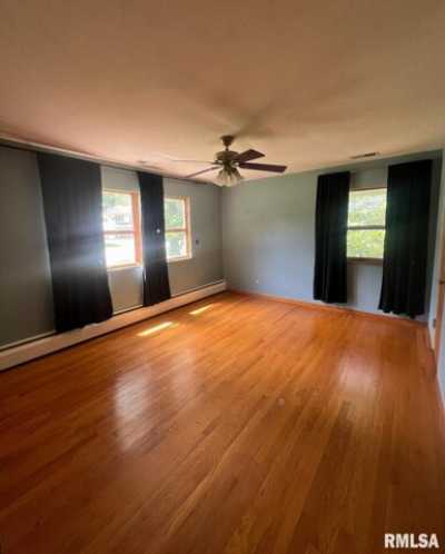 Home For Sale in Carbondale, Illinois