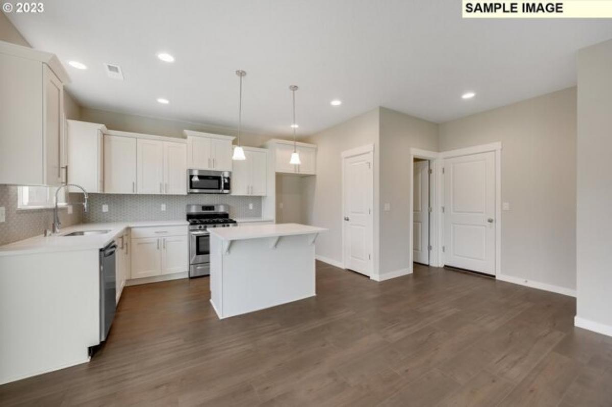 Picture of Home For Sale in Happy Valley, Oregon, United States