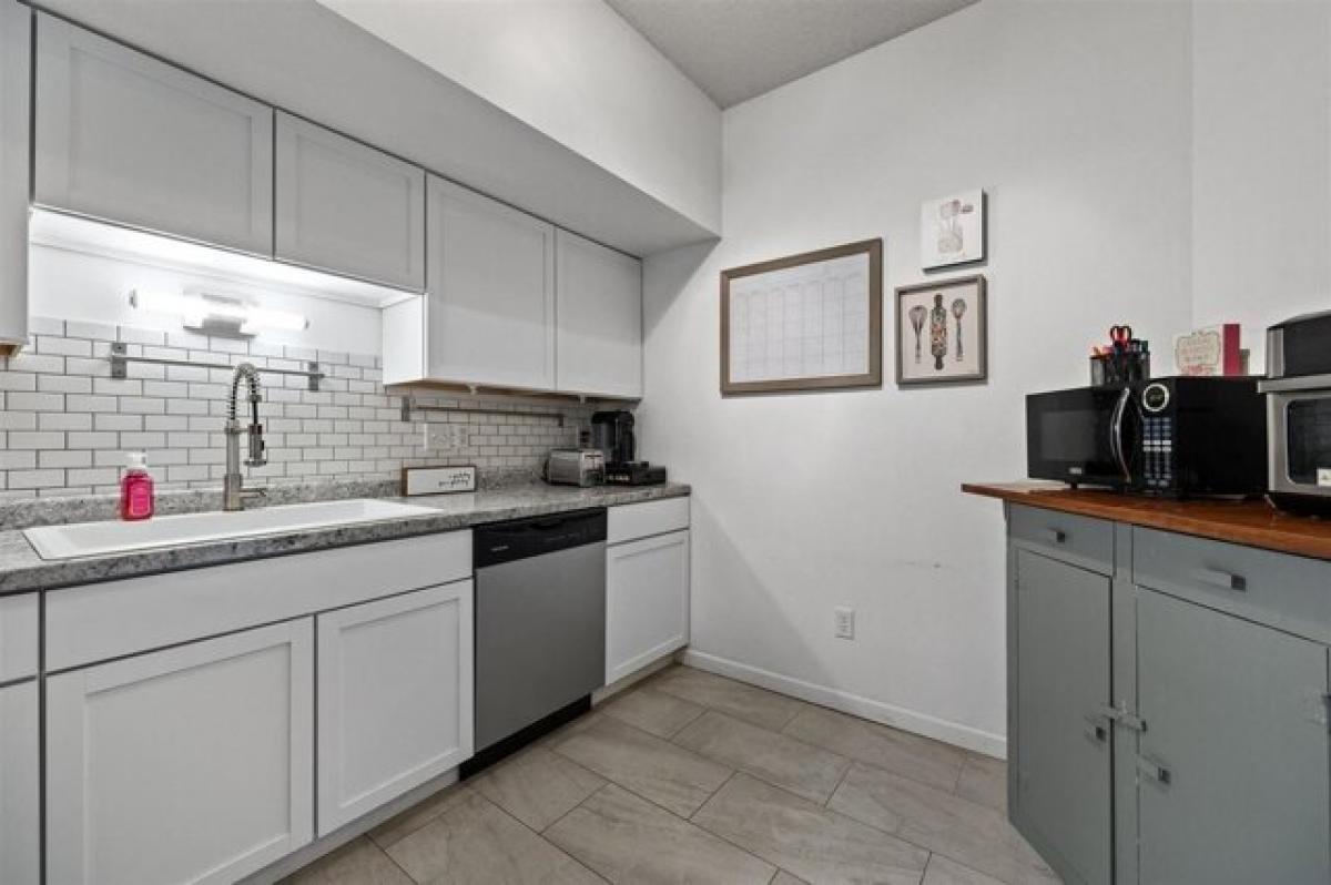 Picture of Home For Sale in Iowa City, Iowa, United States