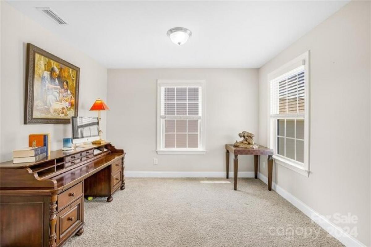 Picture of Home For Sale in Mooresville, North Carolina, United States