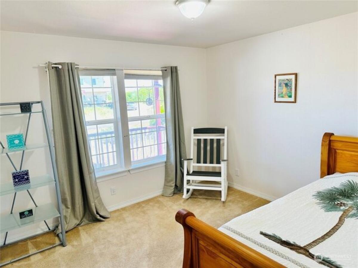 Picture of Home For Sale in Ocean Shores, Washington, United States