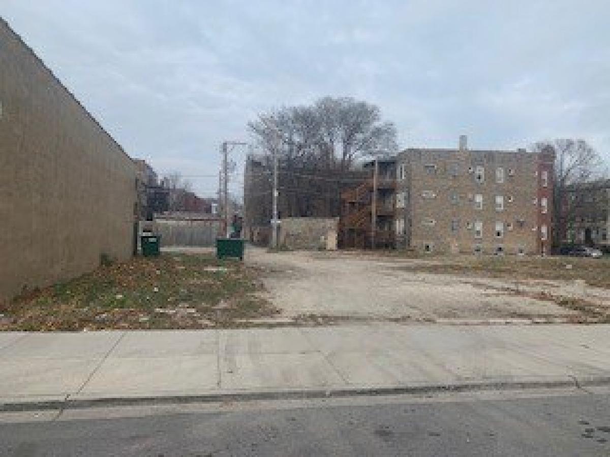 Picture of Residential Land For Sale in Chicago, Illinois, United States