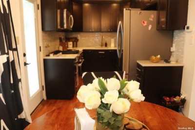 Home For Sale in Bay Shore, New York