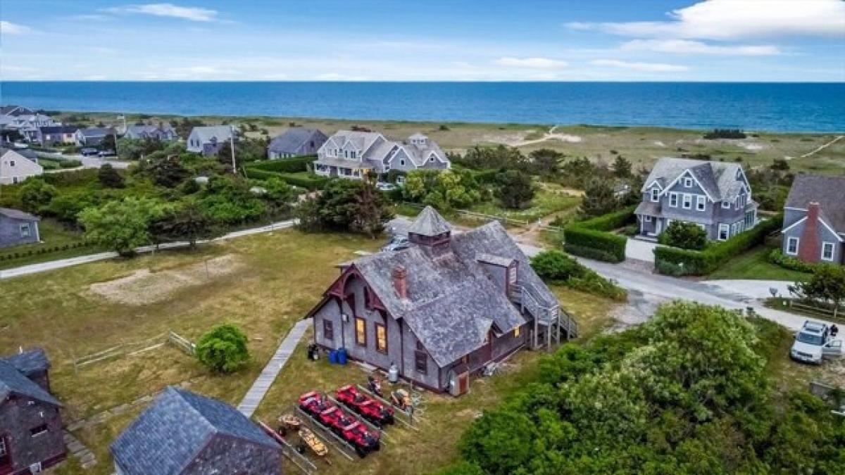 Picture of Home For Sale in Nantucket, Massachusetts, United States
