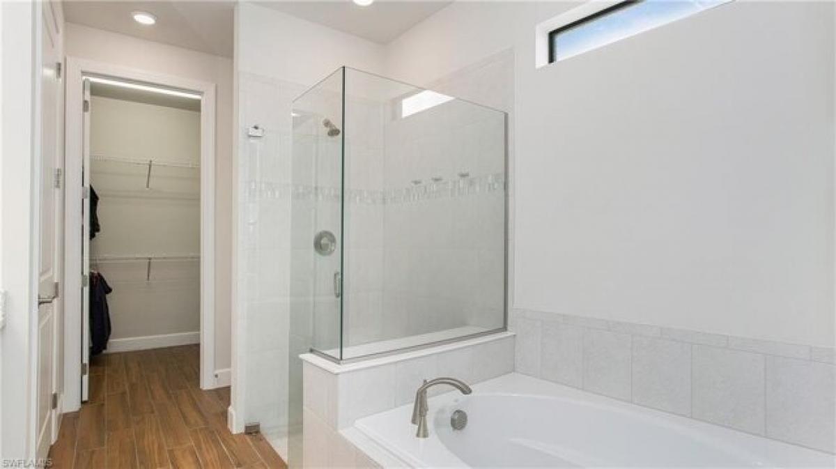 Picture of Home For Sale in Estero, Florida, United States