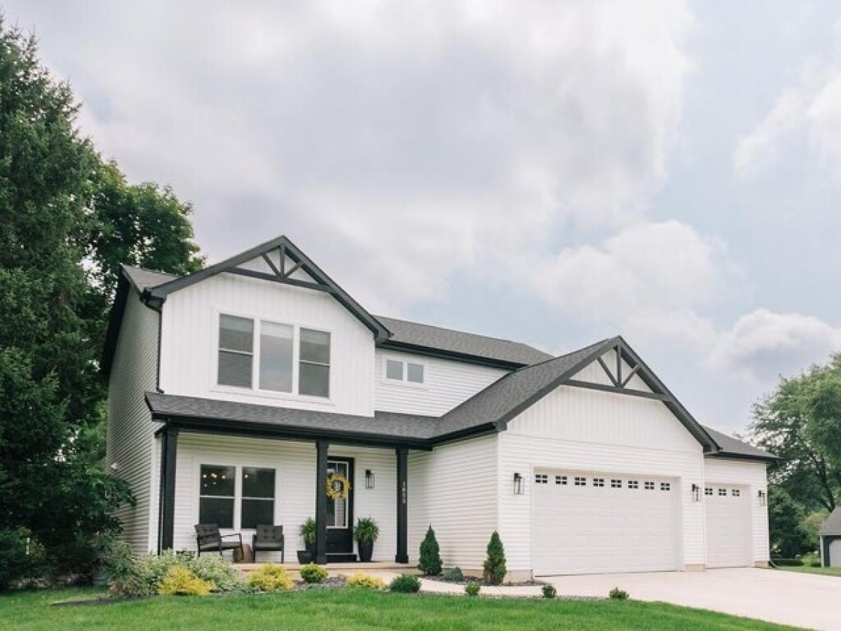 Picture of Home For Sale in Valparaiso, Indiana, United States