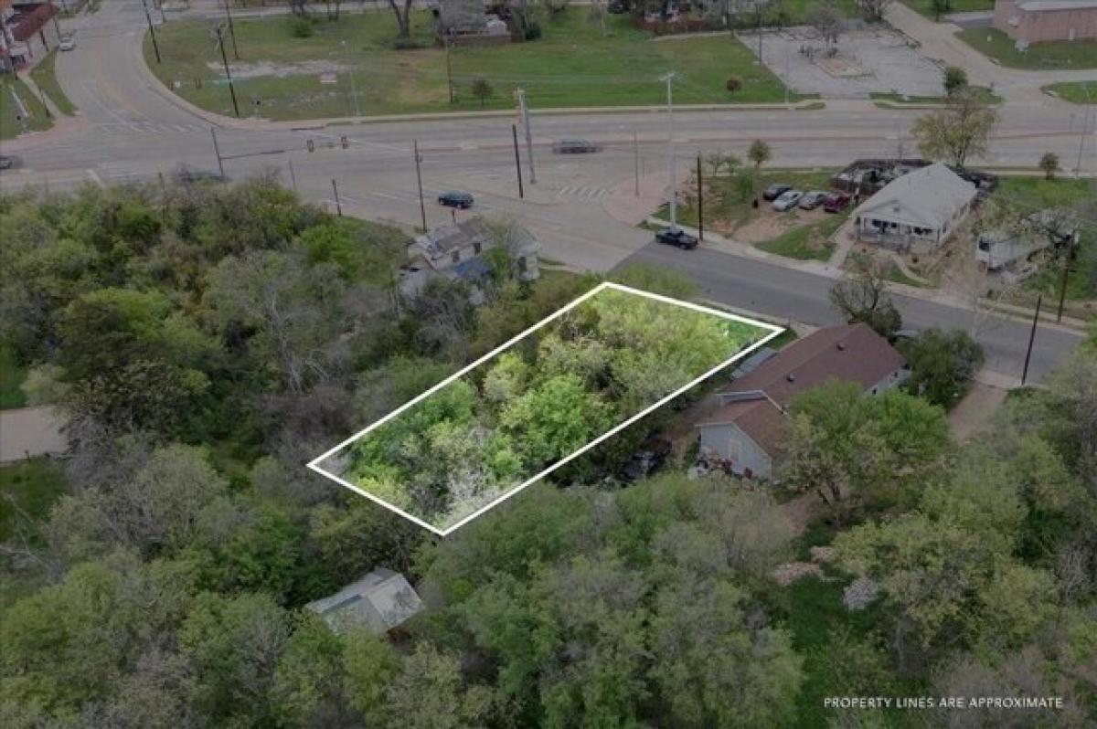 Picture of Residential Land For Sale in Fort Worth, Texas, United States
