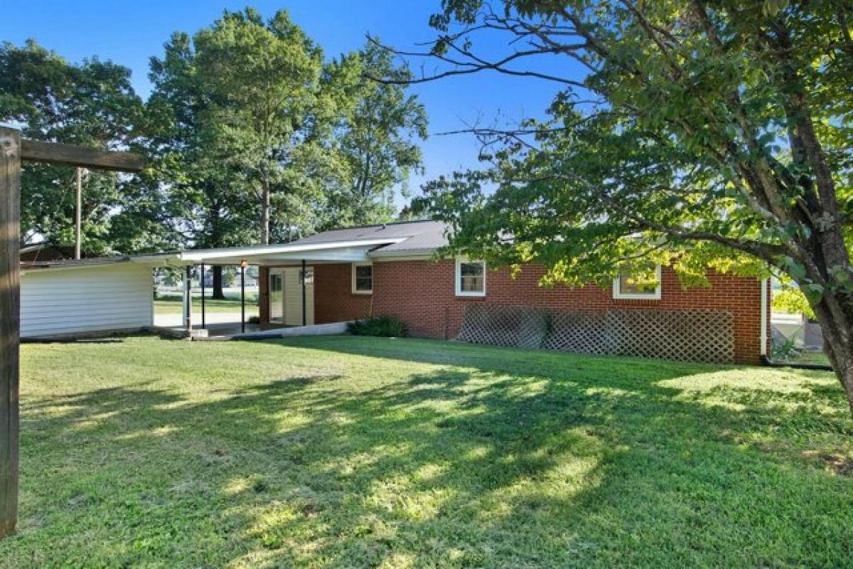 Picture of Home For Sale in Mcminnville, Tennessee, United States