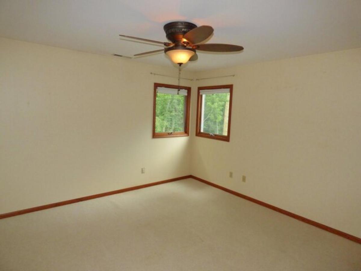 Picture of Home For Sale in Valparaiso, Indiana, United States