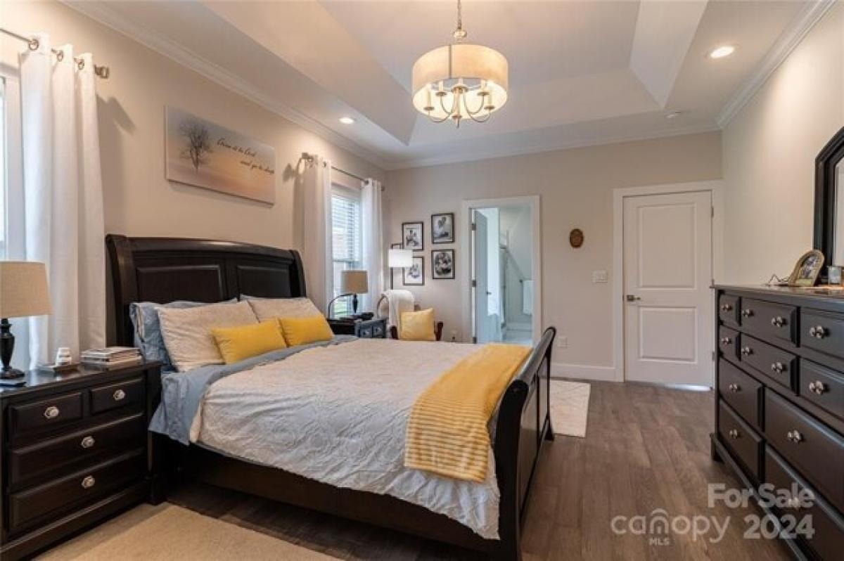 Picture of Home For Sale in Hickory, North Carolina, United States