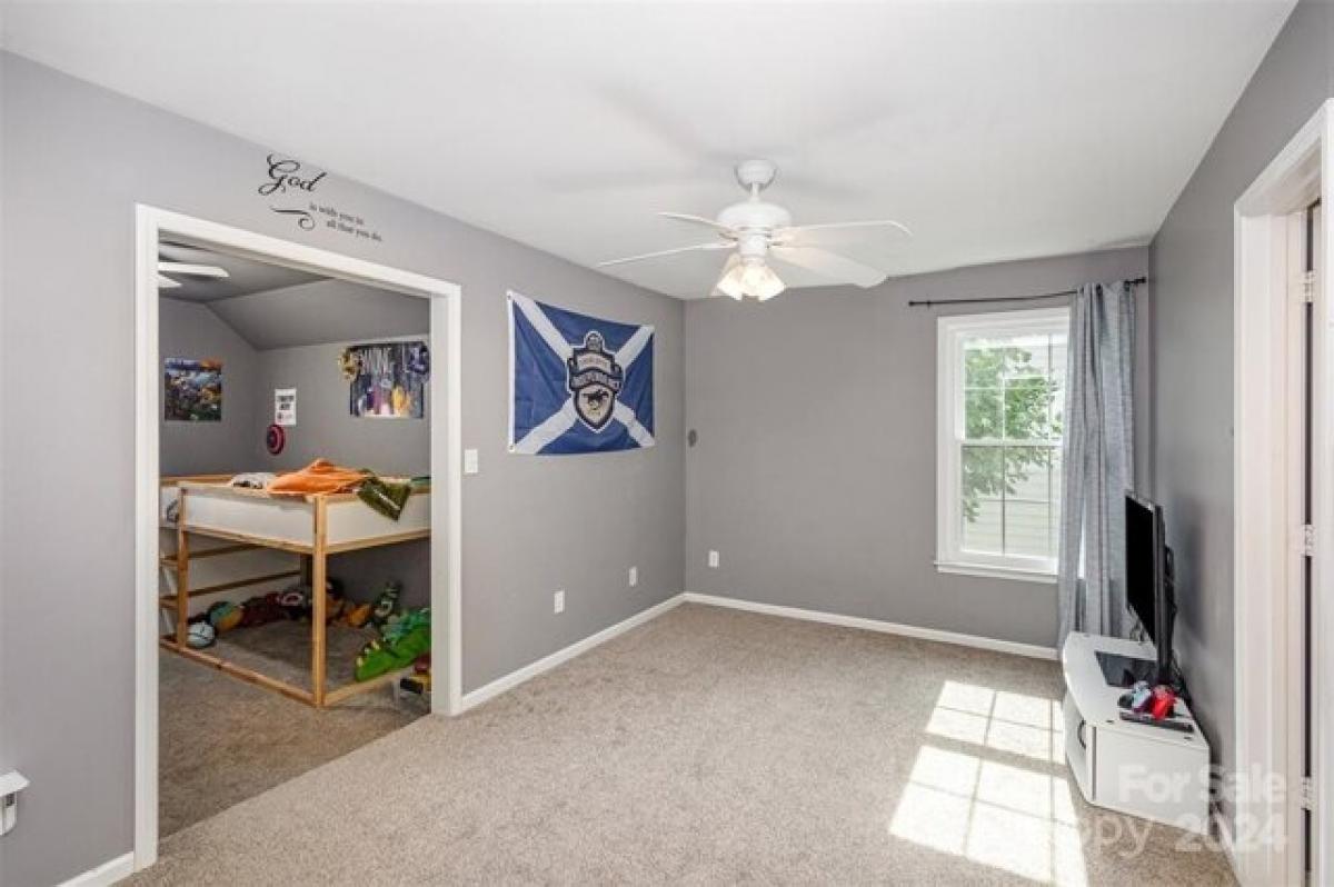 Picture of Home For Sale in Huntersville, North Carolina, United States