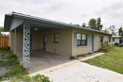 Home For Sale in Lynn Haven, Florida