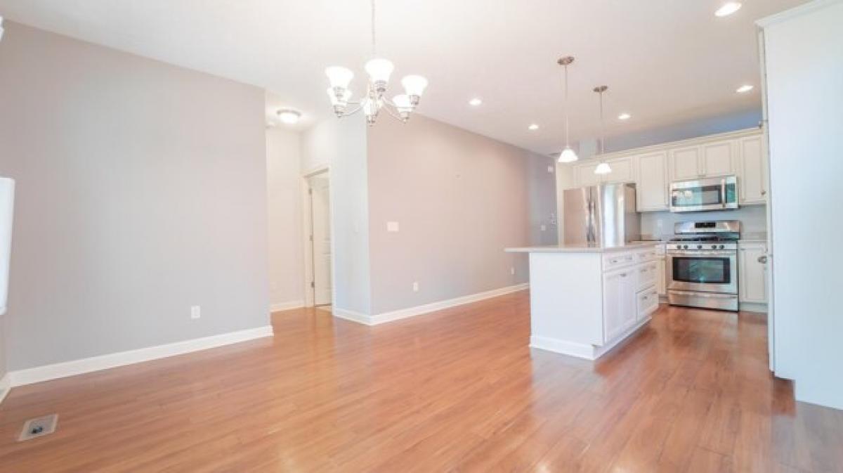 Picture of Home For Sale in Valparaiso, Indiana, United States