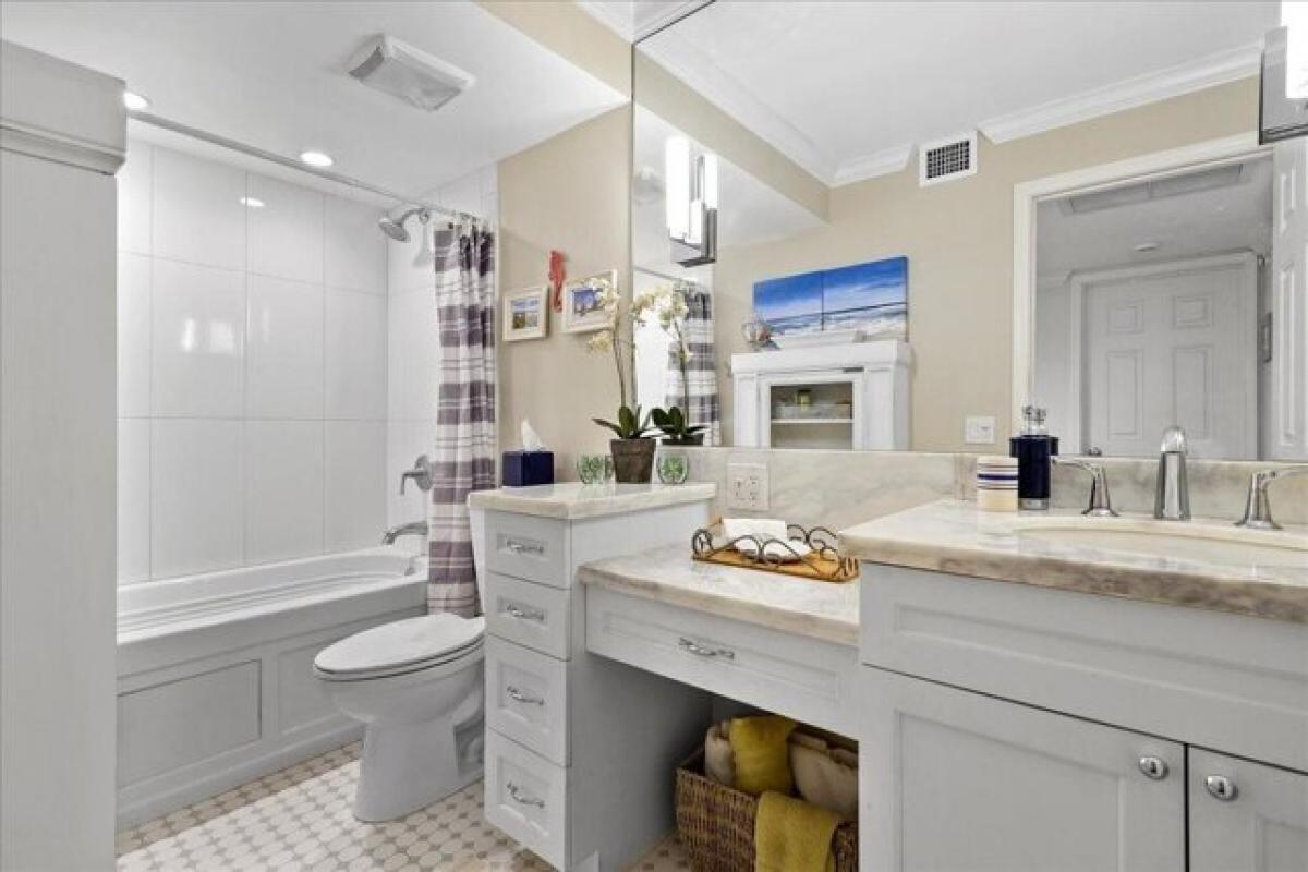 Picture of Home For Sale in Palm Beach Gardens, Florida, United States