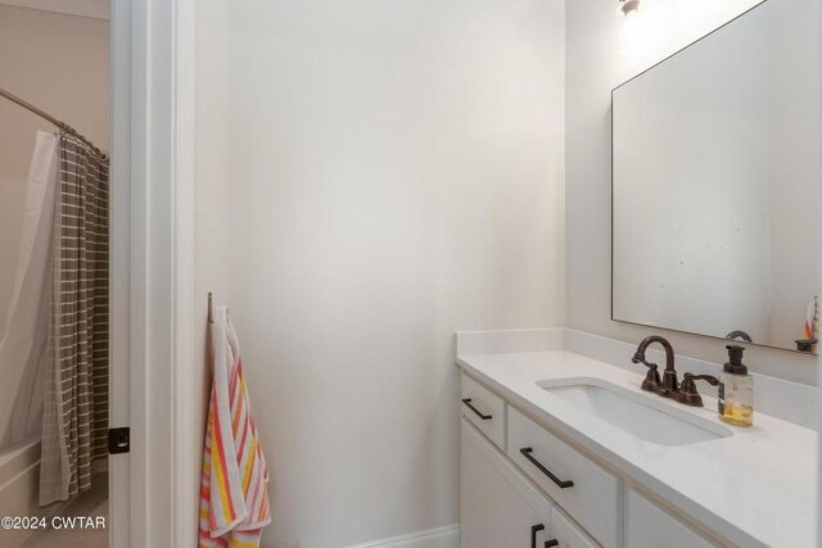 Picture of Home For Sale in Jackson, Tennessee, United States