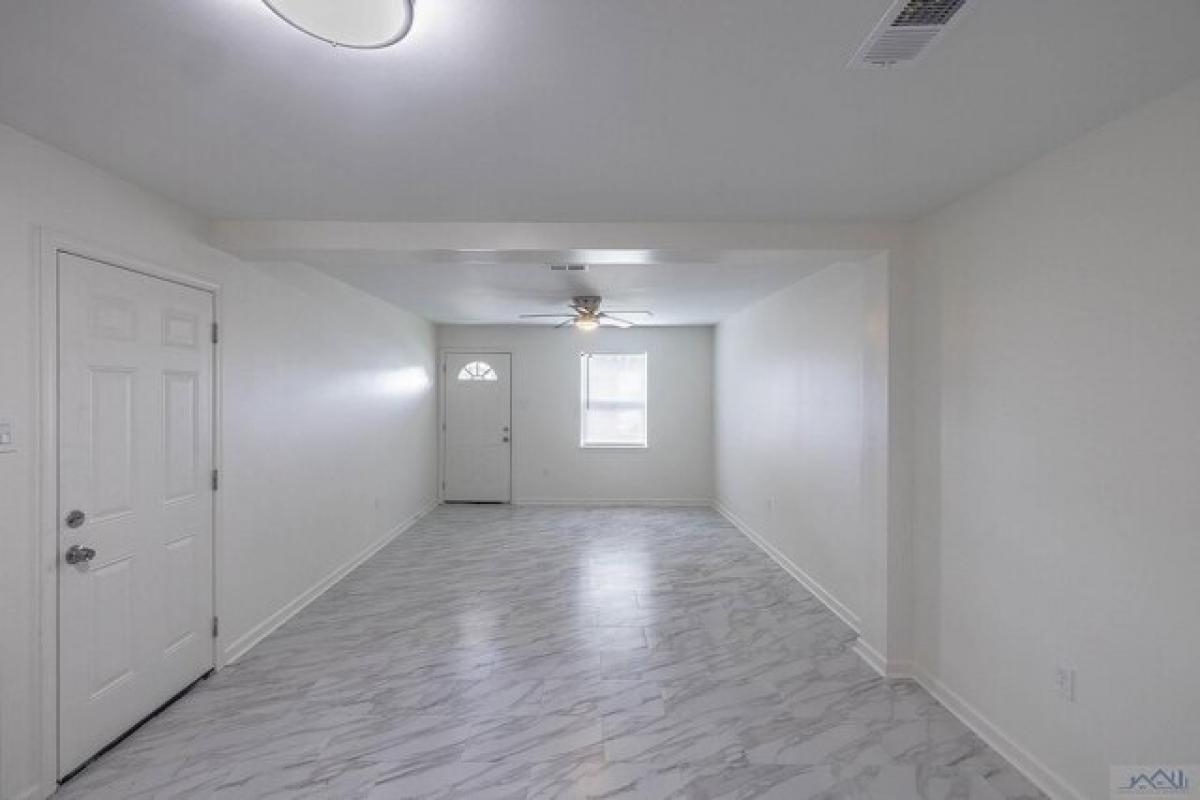 Picture of Home For Sale in Houma, Louisiana, United States