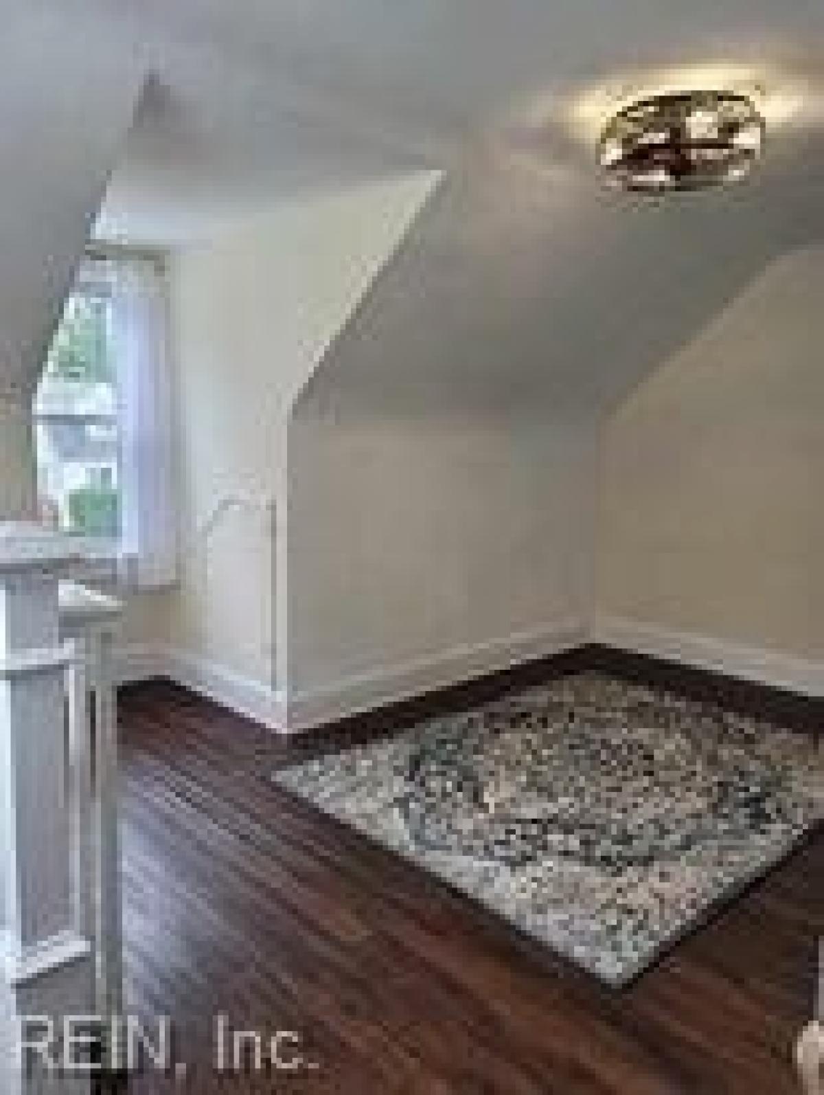 Picture of Home For Sale in Norfolk, Virginia, United States